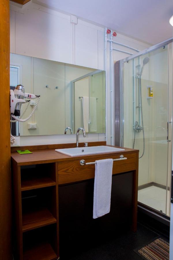 Dunia Hôtel Loumbila Esterno foto