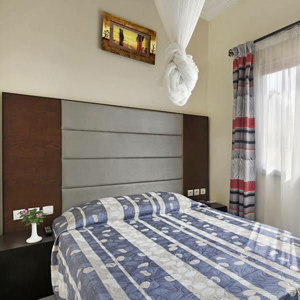 Dunia Hôtel Loumbila Esterno foto