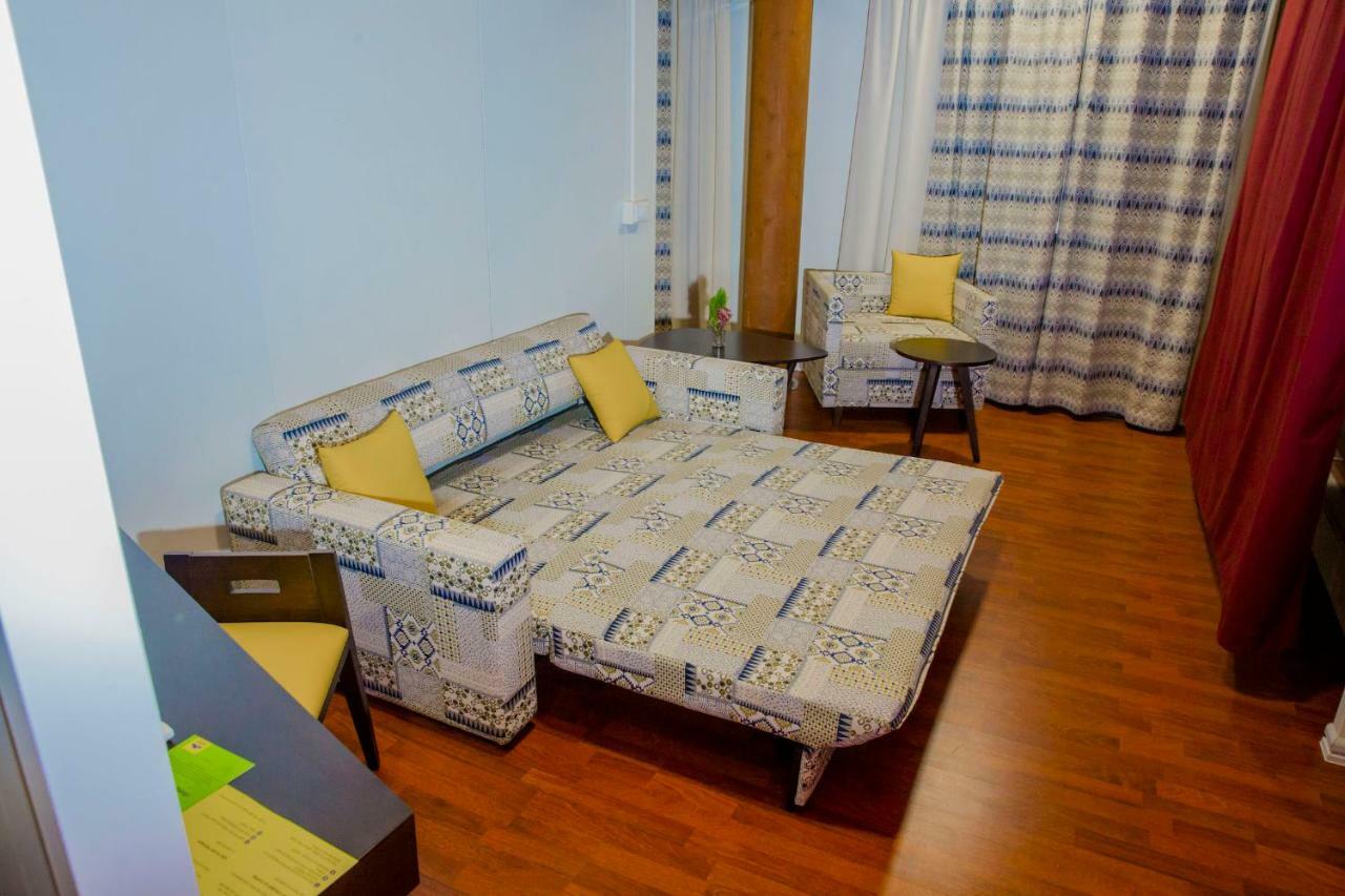 Dunia Hôtel Loumbila Esterno foto